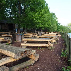 Lakeside picnic and seating area, 2023-05-16