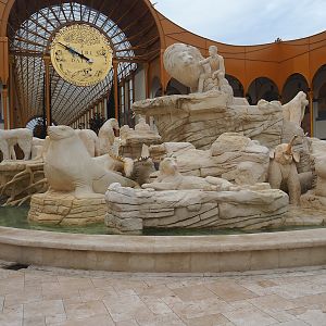 New entrance - Golden Clock Square fountain with animal statues, 2023-10-13