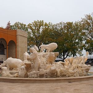 New entrance - Golden Clock Square fountain with animal statues, 2023-10-13