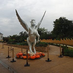 Halloween decorations - Pegasus and pumpkins, 2023-10-13