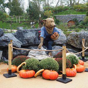 Halloween decorations - Werewolf, 2023-10-13