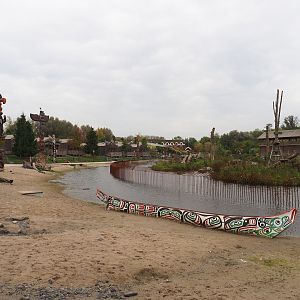 Common fallow deer walk-through area with lodges and American black bear exhibit, 2023-10-13
