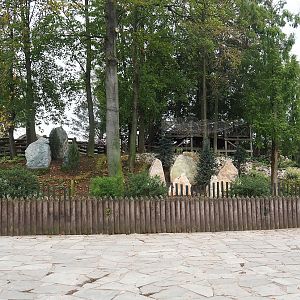 Rock garden and road to raccoon, skunk, wolf, bison and elephant viewing areas, 2023-10-13