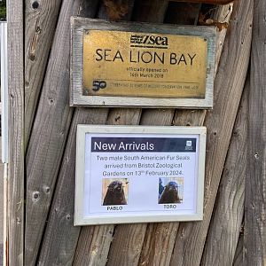 Fur seal arrival sign, Banham zoo, UK