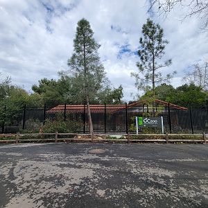 OC Zoo - Front fence with entrance/exit
