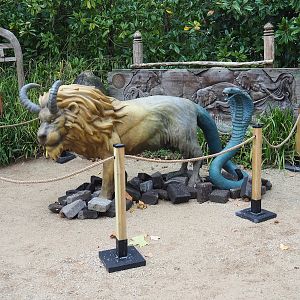 Halloween decoration - Chimaera, 2023-10-13