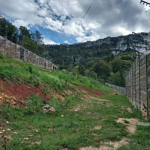 Sikypark Crémines - Lion enclosure
