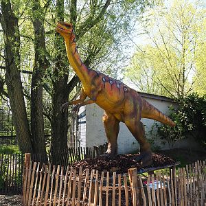 Dinosaur weeks - Plateosaurus statue, 2023-04-30