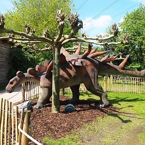 Dinosaur Weeks - Kentrosaurus statue, 2023-04-30