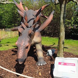 Dinosaur Weeks - Kentrosaurus statue, 2023-04-30