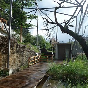 Birdhouse - Walk-through aviary