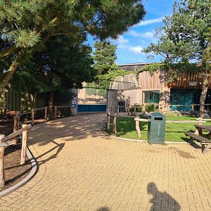 Exit path from Oceanium