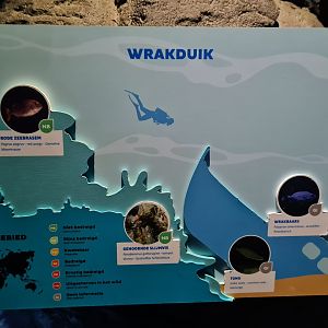 Oceanium - Wreck dive aquarium signage