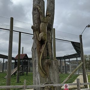 Sculpture at Wolds Wildlife Park (March 2024)