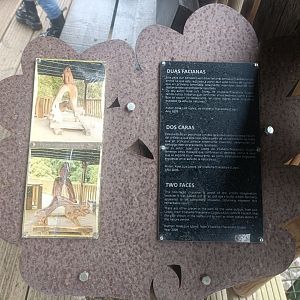 Sign of wood sculptures -Marcelle Naturaleza