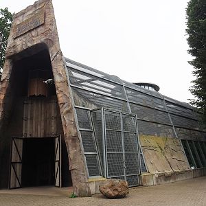 Gorilla building, 2023-08-17