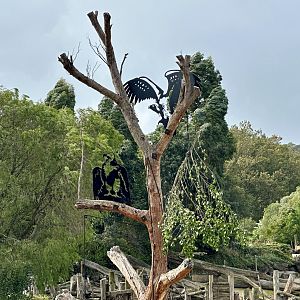 Vulture Sculptures (Pridelands)