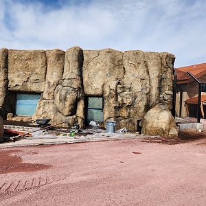 Lion Construction - Kopje viewing window