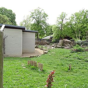 Resus monkey enclosure
