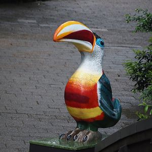 Curl-crested aracari statue, 2024-05-22