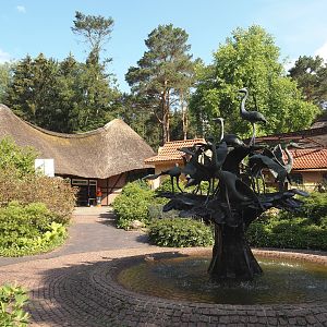 Heron fountain and gift shop, 2024-05-24