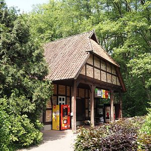 Historical building with drink and ice cream stand, 2024-05-21