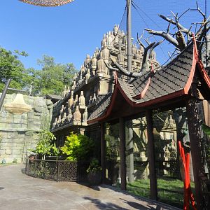 Siamang Exhibit Viewing Window w/ Temple