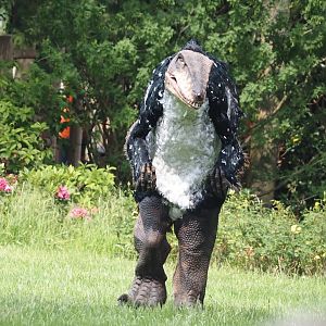 Afternoon bird show - Person in a feathered theropod dinosaur suit, 2024-05-21