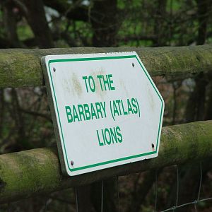 Direction sign at Port Lympne 27/11/09