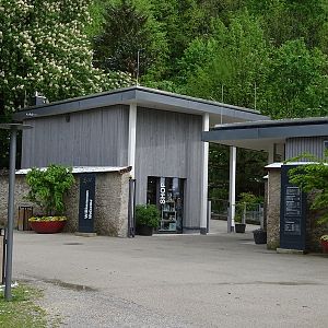 Entrance and shop building