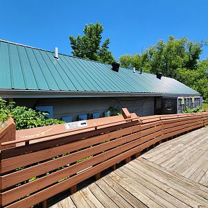 Tupelo Buffalo Park - Reptile house path
