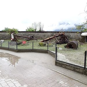 Enclosure for prairie dogs