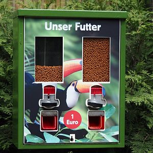 Vending machine for pellets to feed some birds with, 2024-05-23