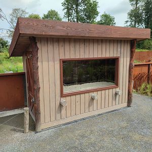 Churchill - indoor enclosure for raccoons