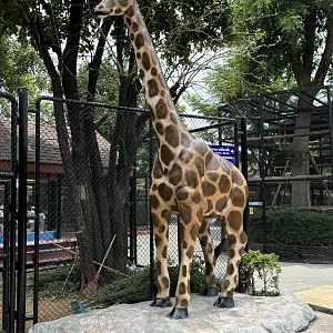 Giraffe Statue - Lion Park