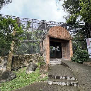 Walk-through Aviary