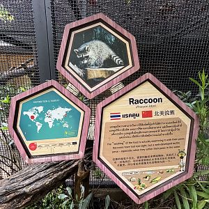 Zoo has superb signage everywhere