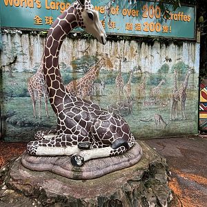Giraffe Terrace Statue