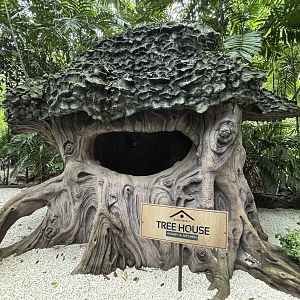 Tree House Sign