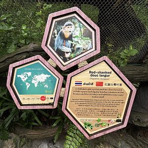 Zoo has amazing signs