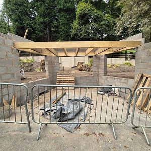 New exhibit under construction - new viewing area.