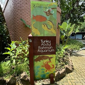 Aquarium Entrance Sign