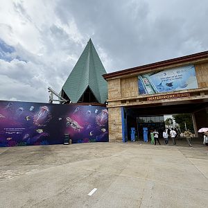 Aquarium Exterior