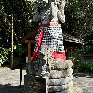 Statue