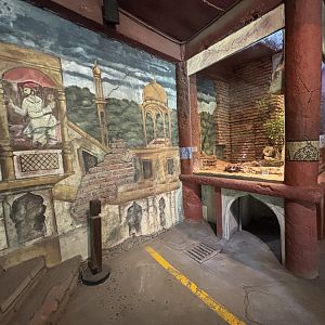 Tiger Temple - snake exhibits