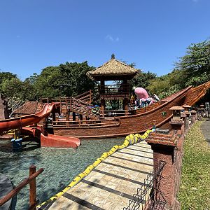 Fun Zone - water play area