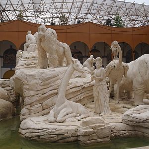 Golden Clock Square entrance area fountain with animal statues, 2024-09-17