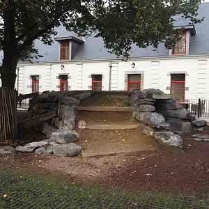 Shelter and climbing area in farm area, 2024-09-17