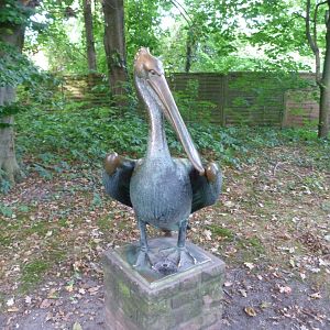 Pelican statue -Tierpark Berlin (2024)