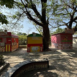 Zoo stores are everywhere!